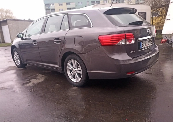 Toyota Avensis cena 39500 przebieg: 219000, rok produkcji 2013 z Bielawa małe 407